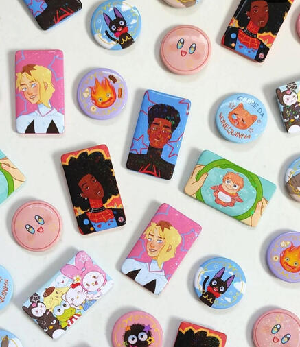 Broches de tamanhos e formatos variados que fiz quando participei de um evento da minha cidade, Itaguaí, o "ItaGeek"